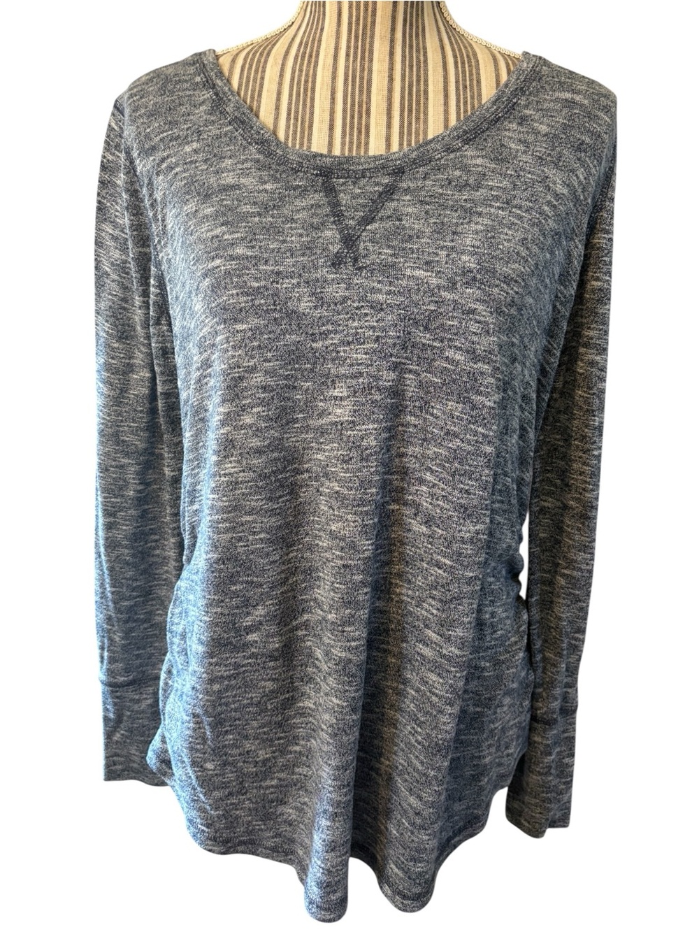 Liz Lange Maternity Top XL Marled Heather Gray Scoop Neck Pullover Ruched Sides